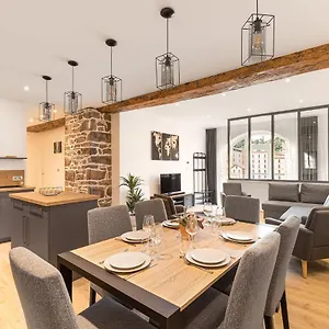Design Et Charme, 100m2 Face à La Saône Appartement